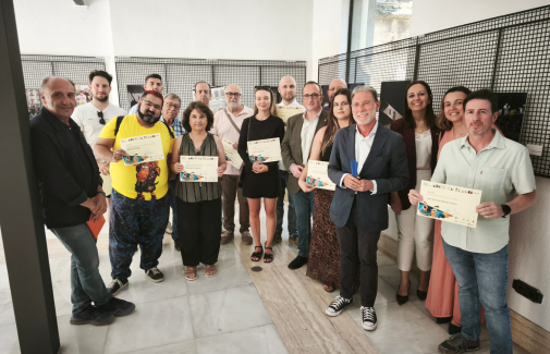Premiados en el Rally Fotográfico 'Noche en Blanco 2026', junto a representantes institucionales.