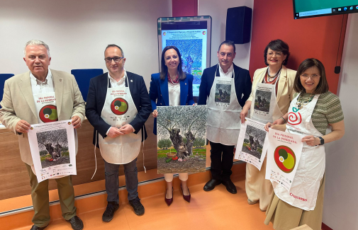 De izquierda a derecha, Juan Infante, José Ayala, Marta Torres, Francisco Navarro, Inés Arco y Carmina Martínez.